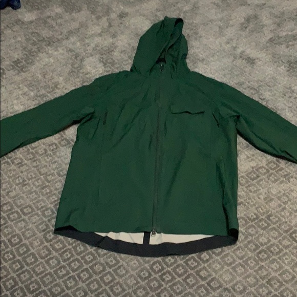 mens lululemon rain jacket